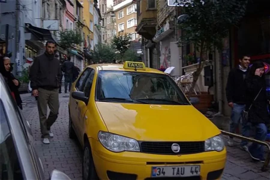 Binmeden sürücüyü, plakayı ve fotoğrafı görmek